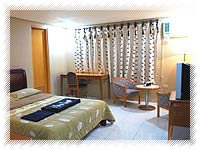 blue sapphire hotel queen size bed